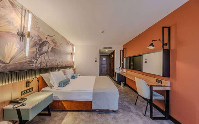 Best Western Plus Khan Hotel