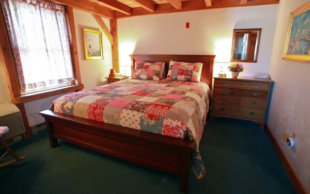 Seven Sea Street Inn