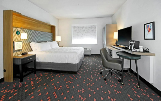 Holiday Inn Hotel & Suites Calgary Airport North by IHG