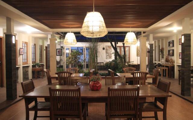 Oyo 497 De Tropis Family Guest House