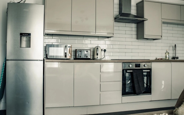 Dealhouse Apartments 10