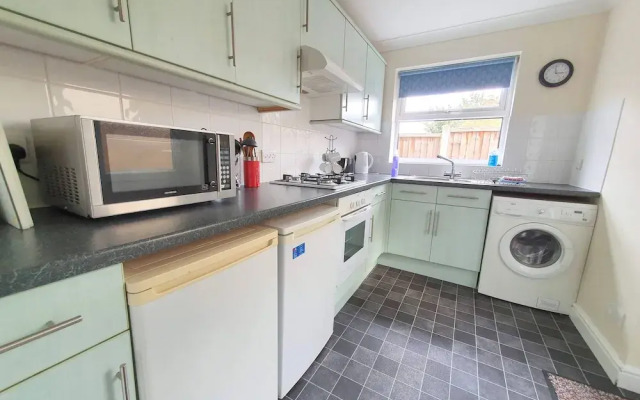 2-bedroom House Near Town With Superfast Wi-fi