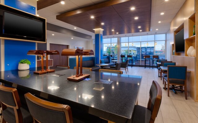 Clarion Hotel Campus Area