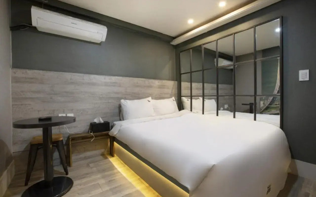 Sol Motel