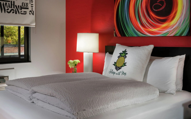 Staypineapple, Hotel FIVE, Downtown Seattle