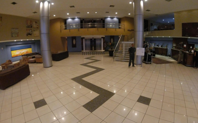 Iate Plaza Hotel
