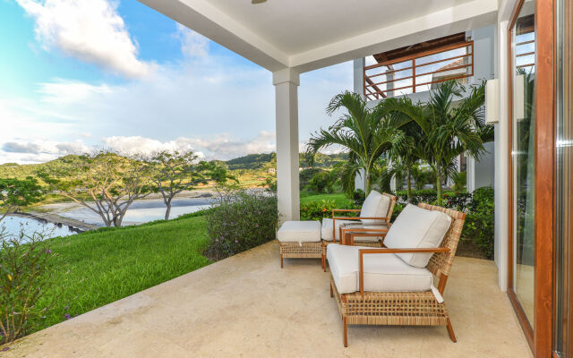 Las Verandas Hotel & Villas