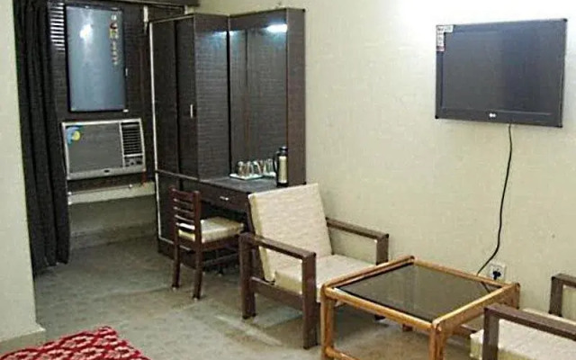Hotel Raj