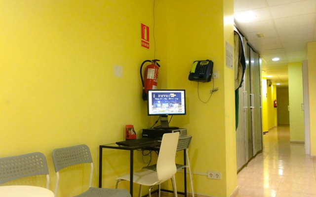 Barcelona City North Hostal