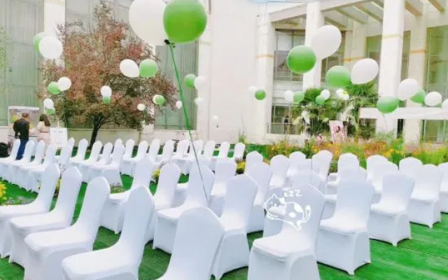 Zhongzhou Yihe Hotel