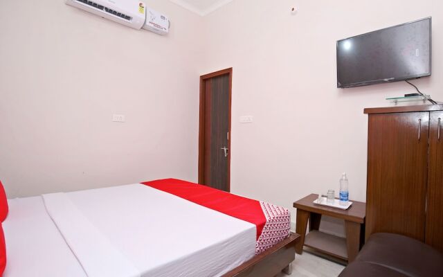 OYO 16431 Hotel New Comfort 1