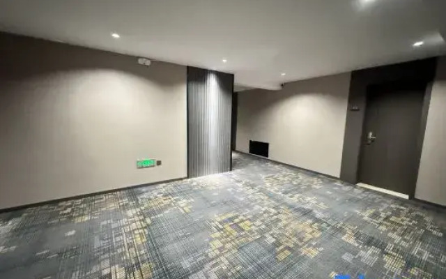 Sunshine 100 Hotel (Jilin Xi'an Road Linjiangmen Square)