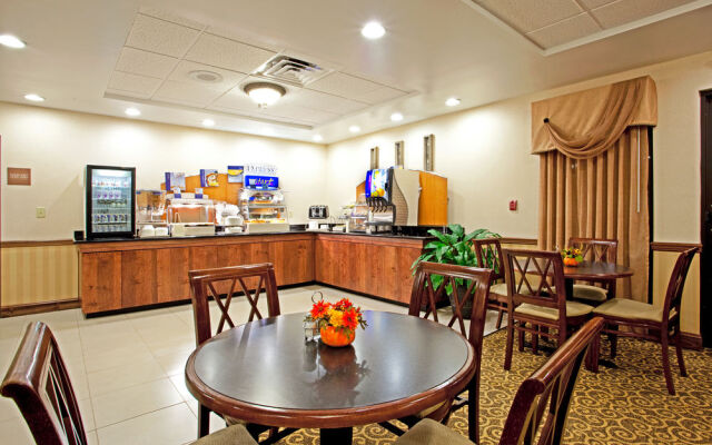 Holiday Inn Express Princeton/I-77