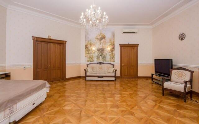 Marisabel Manor 2