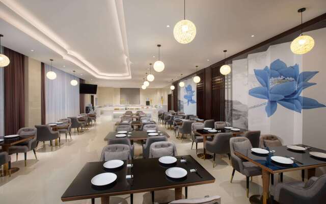 Ramada Encore by Wyndham Linqu Downtown