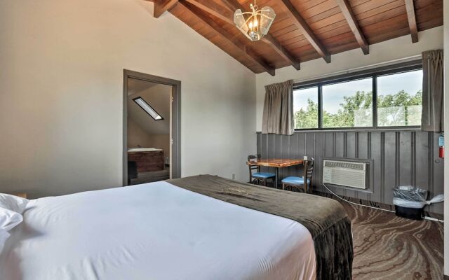 Burkesville Apt w/ Deck, Views & Pool Access!