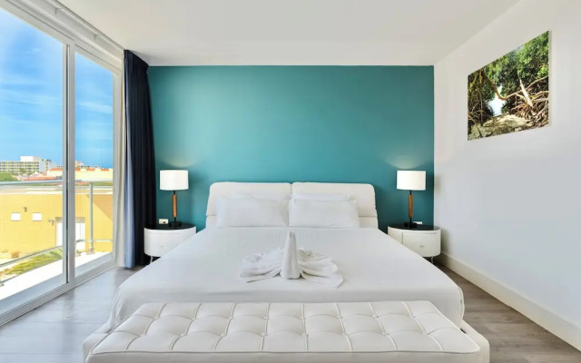 Las Islas Condominiums