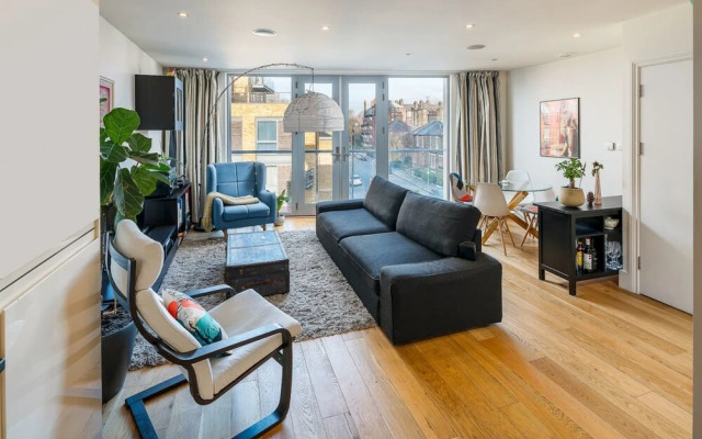 Bright Spacious 2bed 2bath in Battersea