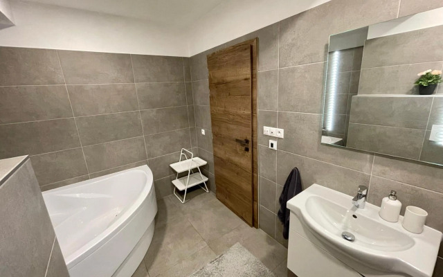 MJ Apartments Panorama