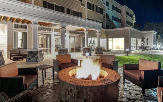 Courtyard Lenox Berkshires