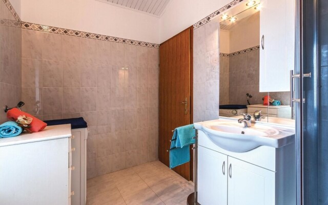 Stunning Home in Pula With Wifi and 5 Bedrooms