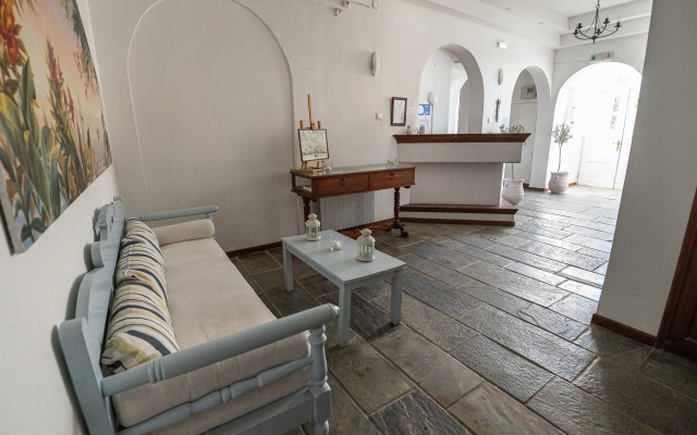 Dionysos Hotel