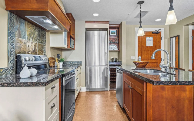 2 Bedroom Condo .Pool .Hot Tub .Gym .Spa