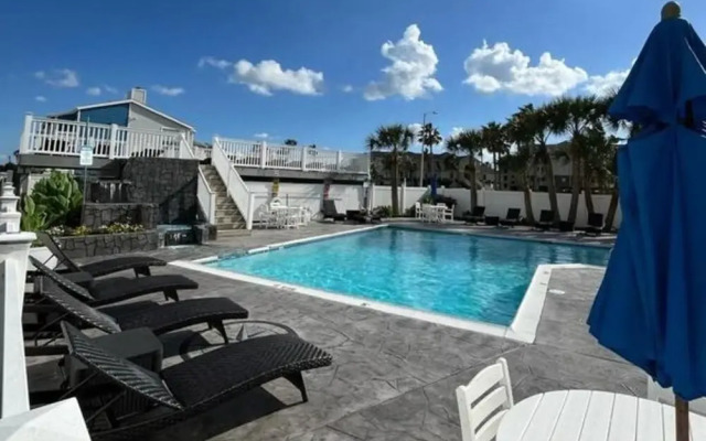 Cove View Condominiums