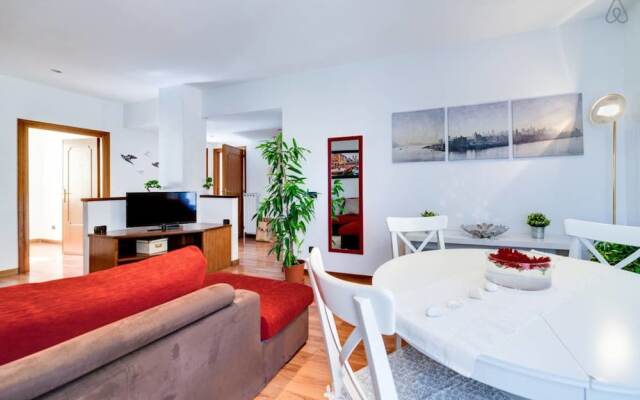 Comfortable Flat 15 Minutes to the City Center