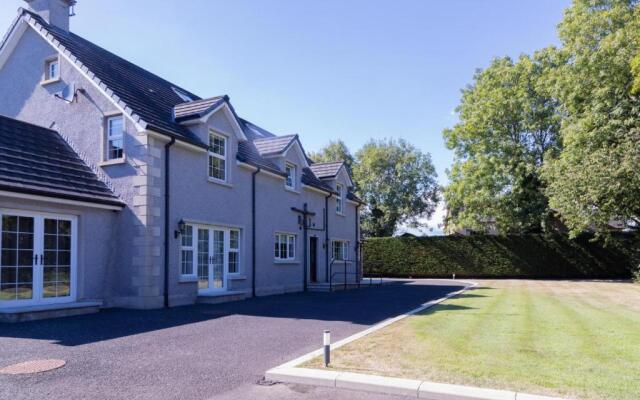 Luxurious 4BD Family Retreat in Magherafelt