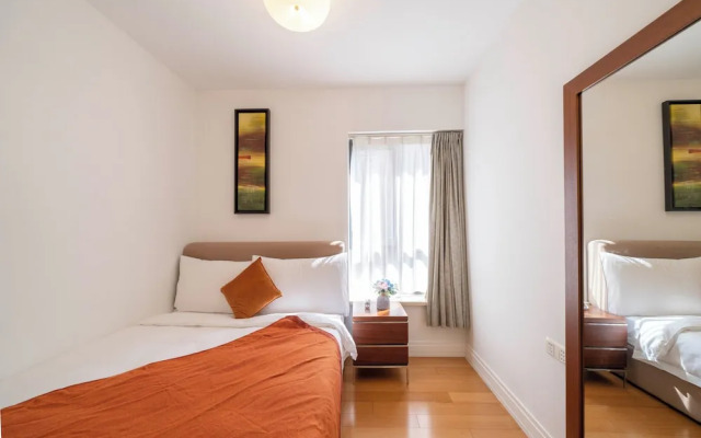 Tyms Cozy 2BR 1BA Apt Near Metro