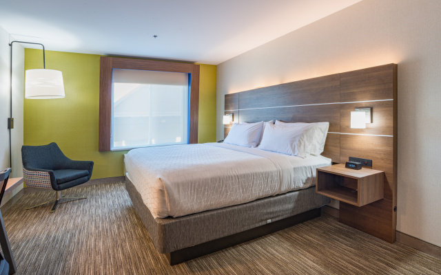 Holiday Inn Express Hotel & Suites Swansea by IHG