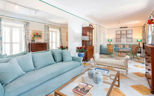 Traditional House With Private Terrace. Campamento