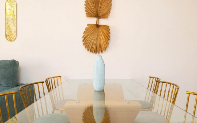 Plush Penthouse With Terrace