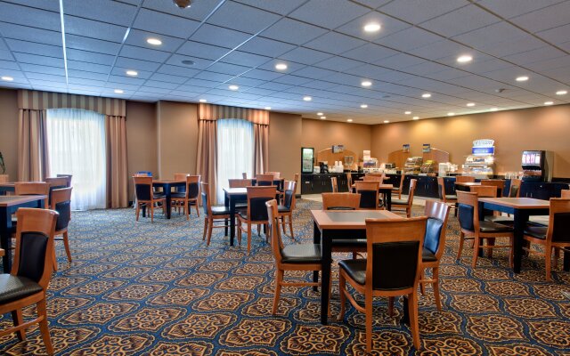 Holiday Inn Express Airport-Calgary, an IHG Hotel