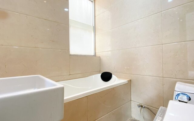 Comfort 2Br At Crown Court Executive Condominium Apartment