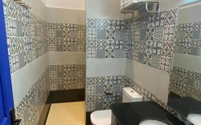 Comfy Colonial Apartments