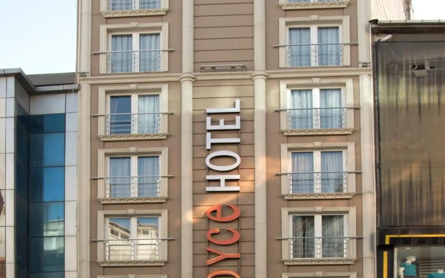 Royce Hotel