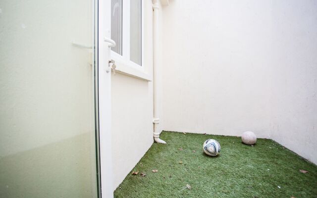 Beautiful 4 Bedroom House in South Kensington