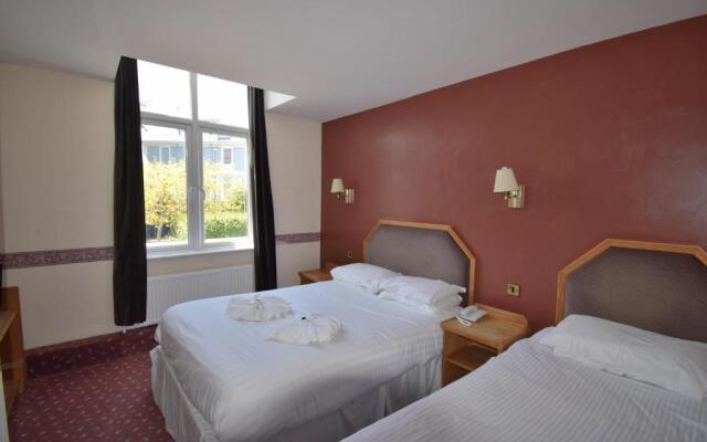 Riviera Hotel