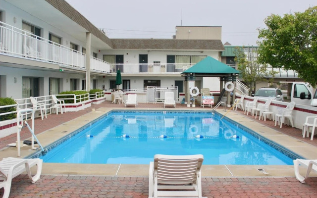 Ebb Tide Suites
