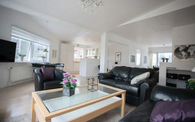 Downtown Tórshavn - Large 3 Bedroom Apartment