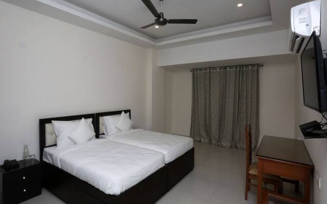 OYO 20024 SilverKey Golf Course Road