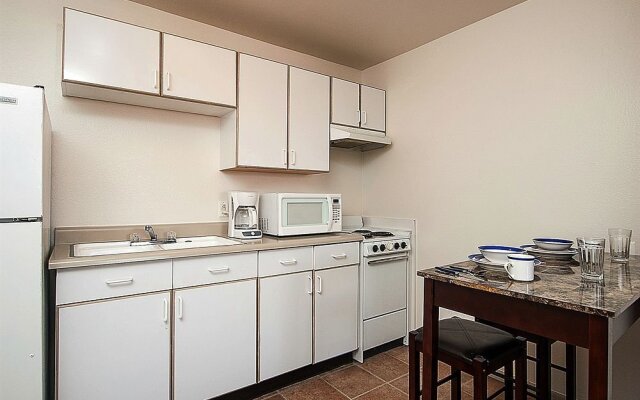 Aviator Suites