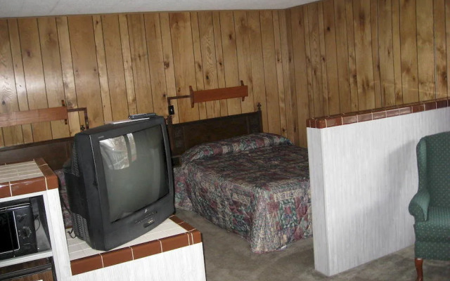 Oneida Village Inn