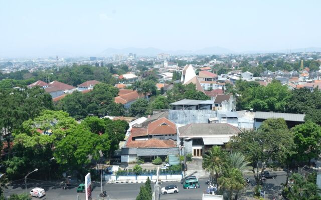 Homey Studio Apartment At Grand Setiabudi