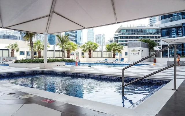 Beautiful Home, Wake Up To Superb Marina Views