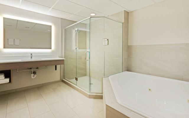 Holiday Inn Express Hauppauge-Long Island