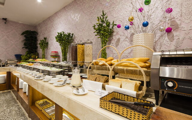 Galliot Hotel Nha Trang