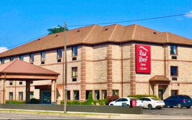 Red Roof Inn & Suites Detroit-Melvindale/ Dearborn